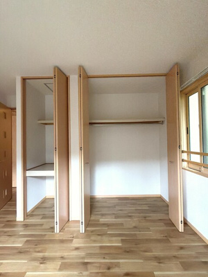 洋室6.5帖の収納