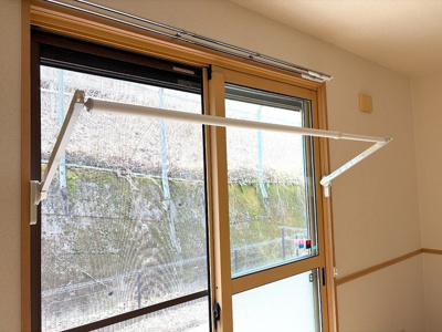 雨の日に嬉しい室内物干しあり