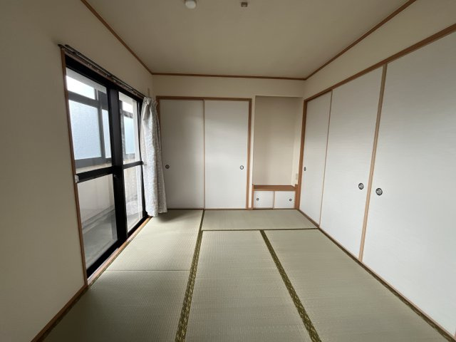 ロイヤルメゾン草上の和室