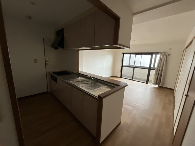 ロイヤルメゾン草上のキッチン