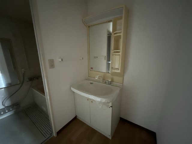 ロイヤルメゾン草上の洗面所
