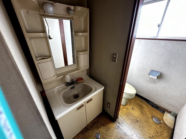 真岡市中倉庫の洗面所