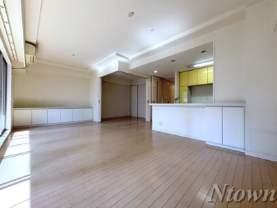 【居間・リビング】 | プレサンス錦エボリューション | 居間です