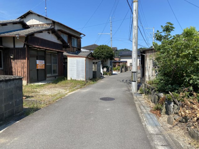 【前面道路含む現地写真】 | 八幡3丁目　売土地 | 南側道路　2項道路