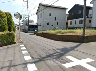 【前面道路含む現地写真】