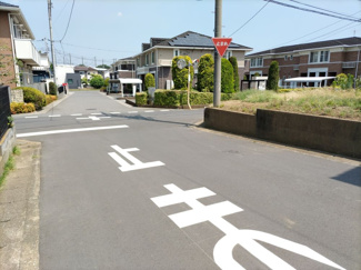【前面道路含む現地写真】
