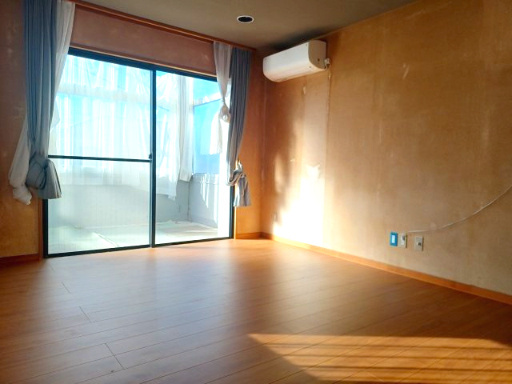 川越市砂　中古戸建の洋室|2階洋室（床は新しく張替済）