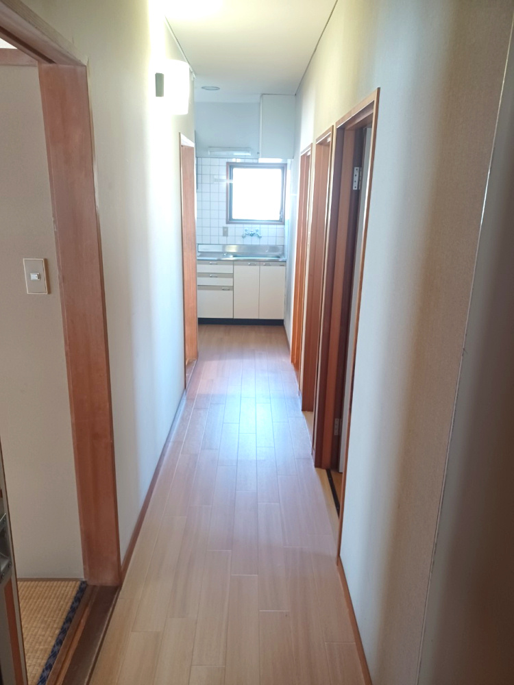 川越市砂　中古戸建のその他|2F廊下（新しく張替済）