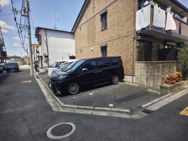 エバーミリオンⅡの駐車場