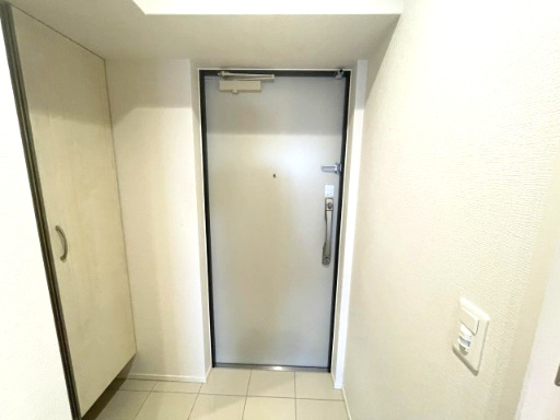 トリニティ豊中本町の玄関|イメージとして同建物他部屋を表示しています