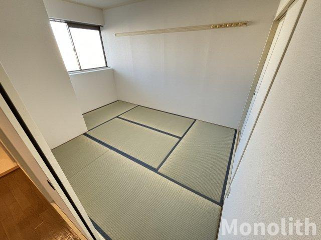 モアクレスト綾園の和室