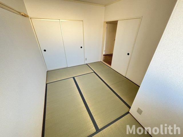モアクレスト綾園の和室