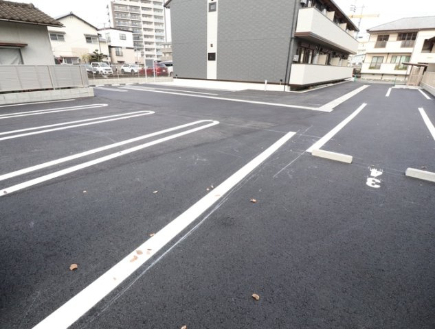 熊本市中央区出水１丁目のアパートの駐車場