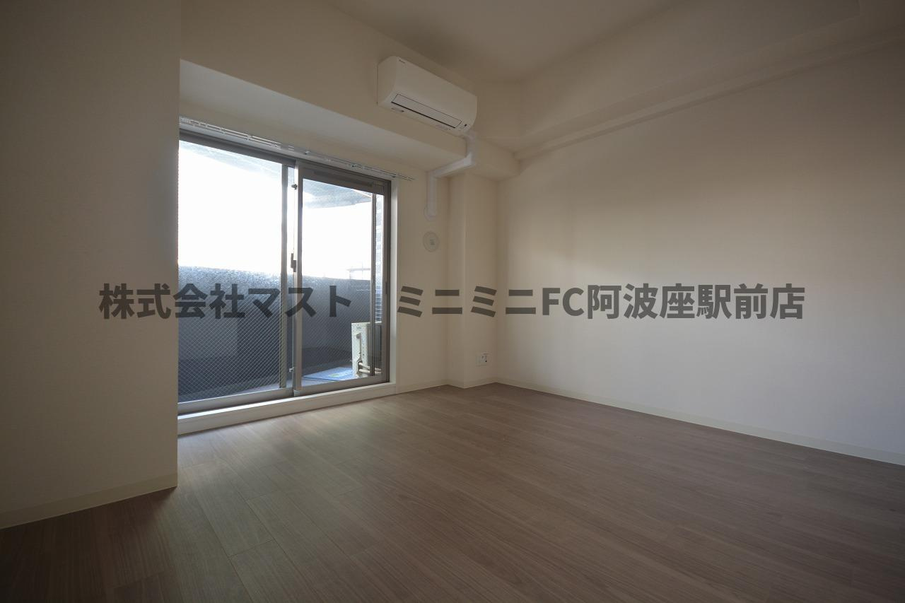 ララプレイス大阪福島プレッソの居間・リビング