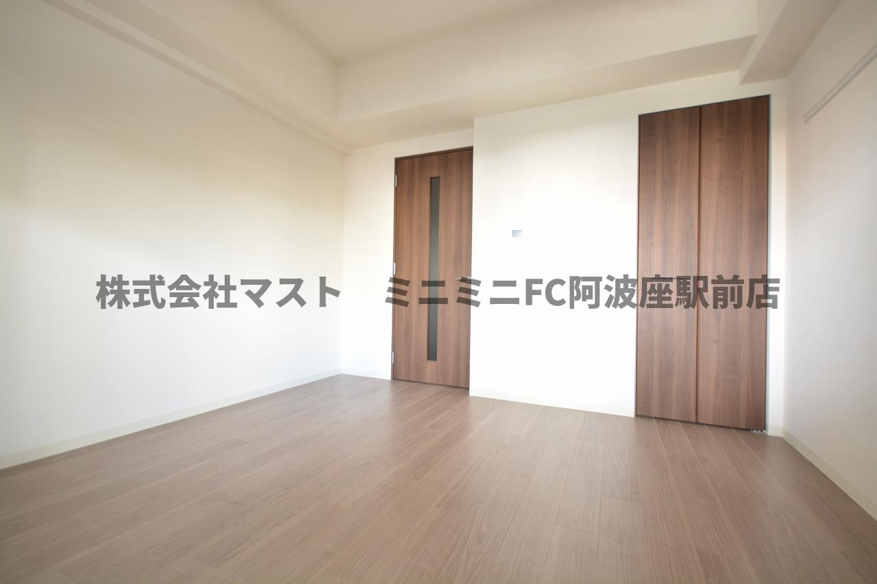 ララプレイス大阪福島プレッソの居間・リビング