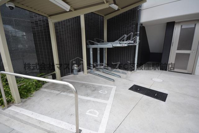 ララプレイス大阪福島プレッソの駐車場