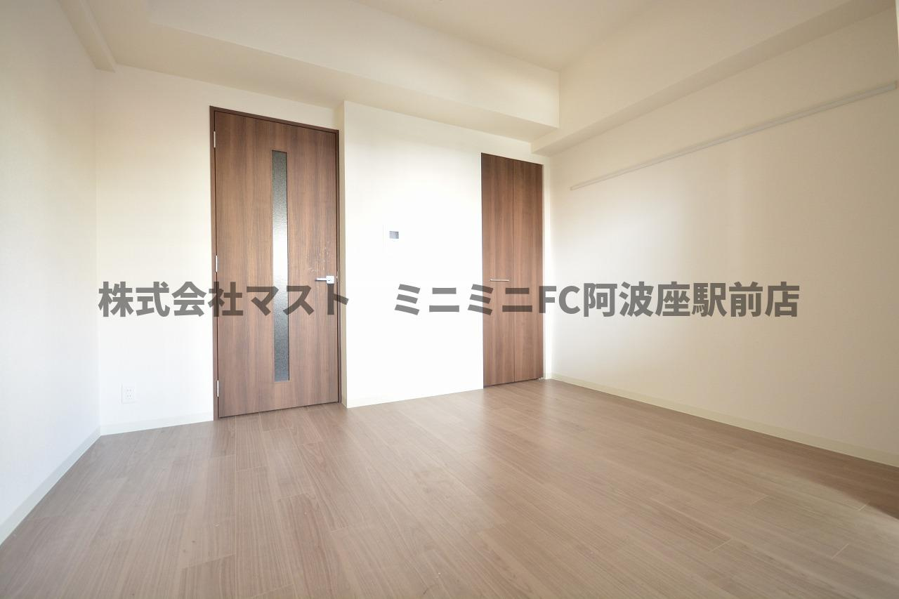 ララプレイス大阪福島プレッソの居間・リビング