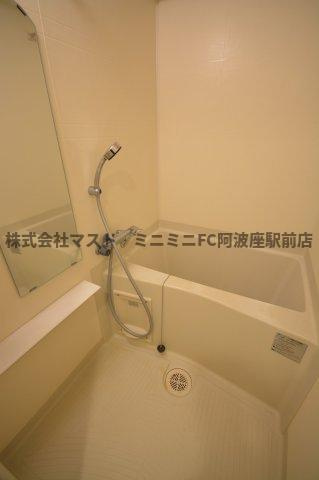 ララプレイス大阪福島プレッソの浴室