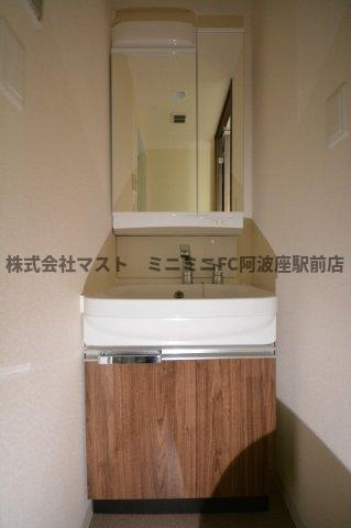 ララプレイス大阪福島プレッソの洗面所