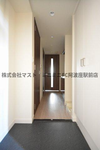 ララプレイス大阪福島プレッソの玄関