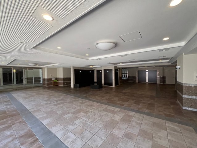 ◆リフォーム済み◆JR「大津京」駅徒歩３分◆１５階建て最上階の南向き３LDK◆パデシオン西大津のエントランス|エントランス