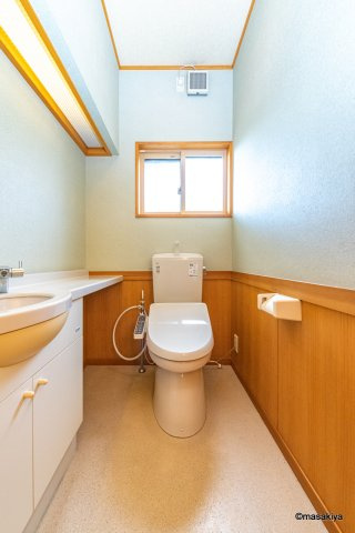 東和田戸建のトイレ