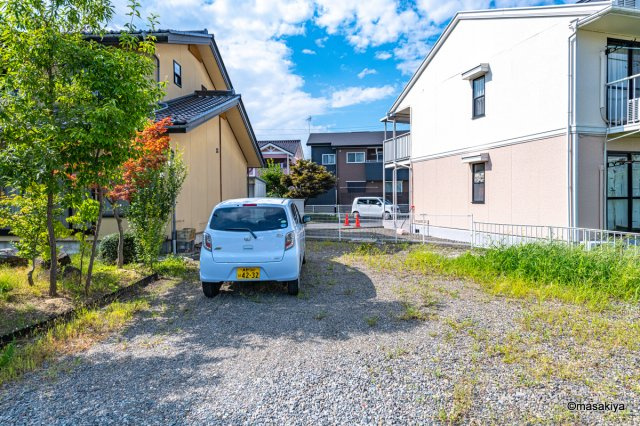 東和田戸建の駐車場
