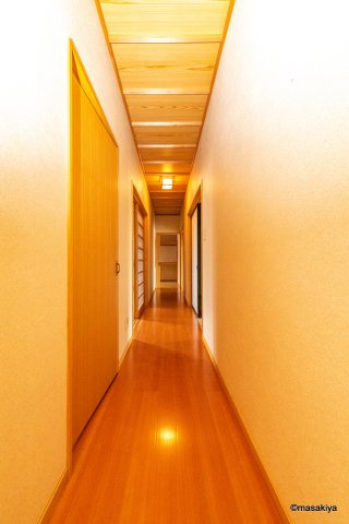 東和田戸建の玄関