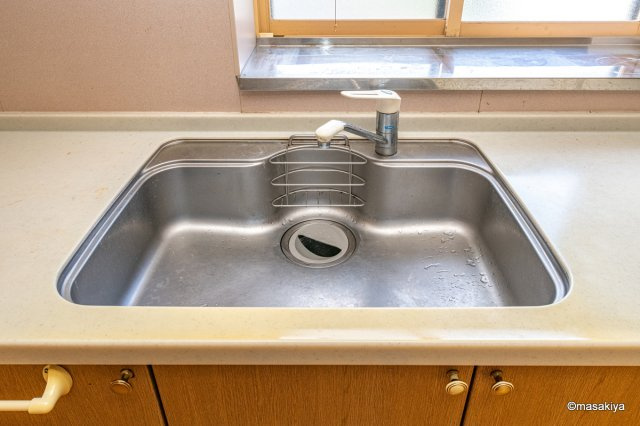 東和田戸建のキッチン