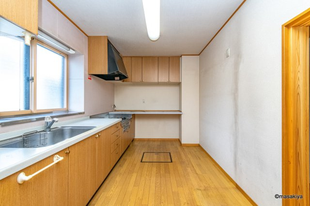 東和田戸建のキッチン