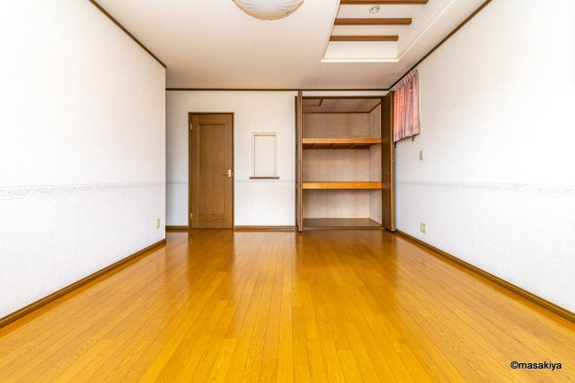 東和田戸建の洋室