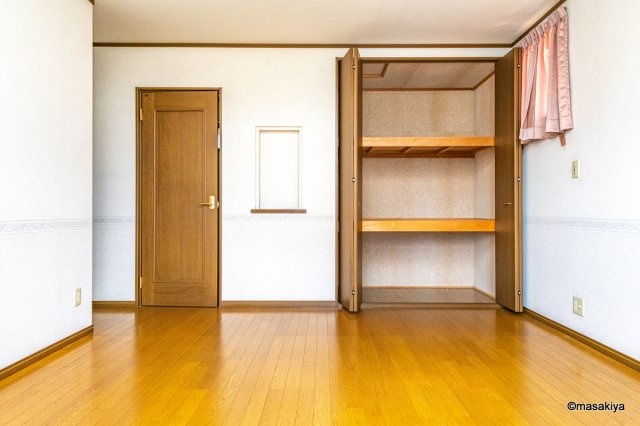 東和田戸建の洋室