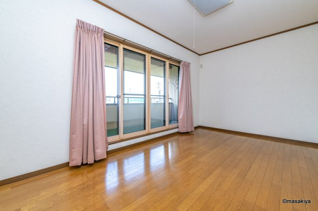 東和田戸建の洋室