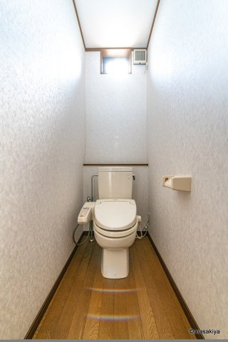 東和田戸建のトイレ