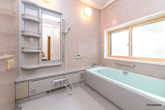 東和田戸建の浴室