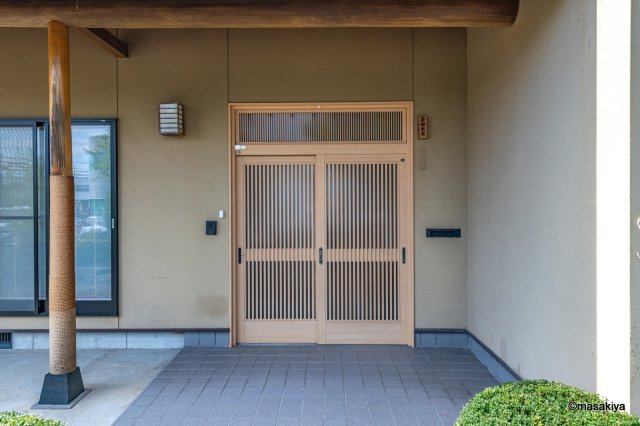 東和田戸建のエントランス