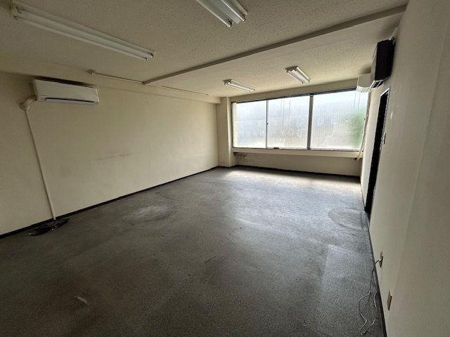 一つ山ビルの内装