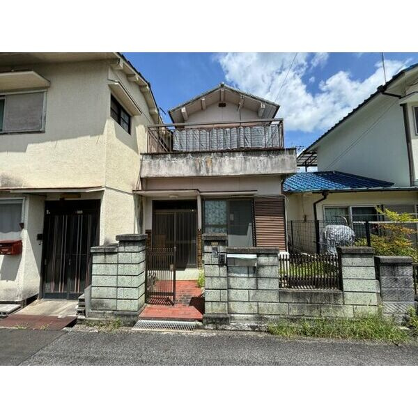 汐ノ宮町テラスハウスの外観