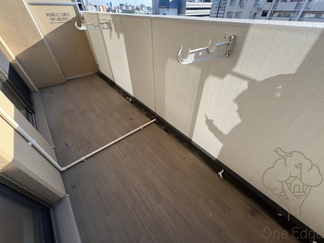 セレニテ新大阪カルムのバルコニー