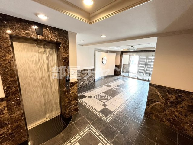 ライジングコート名古屋駅南のロビー