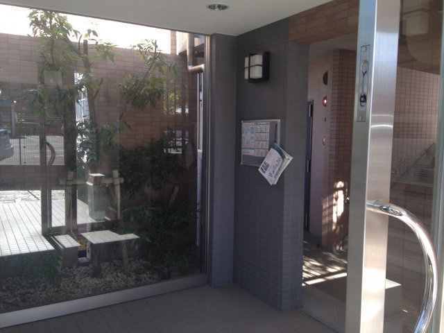 シェルグラン京田辺のエントランス