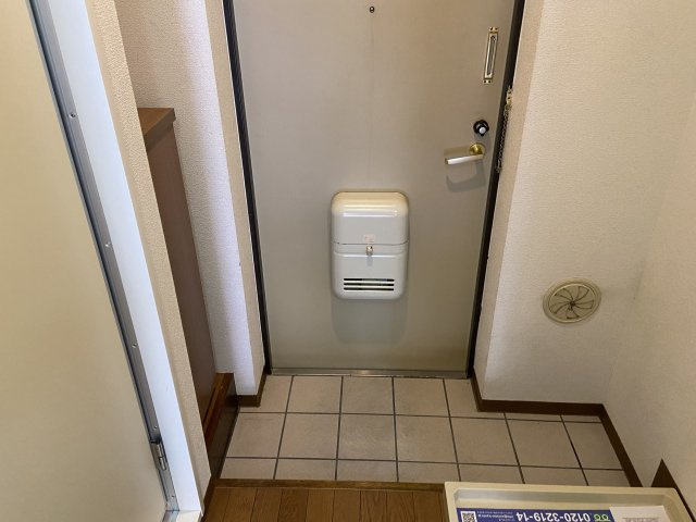 リュミエ京田辺の玄関