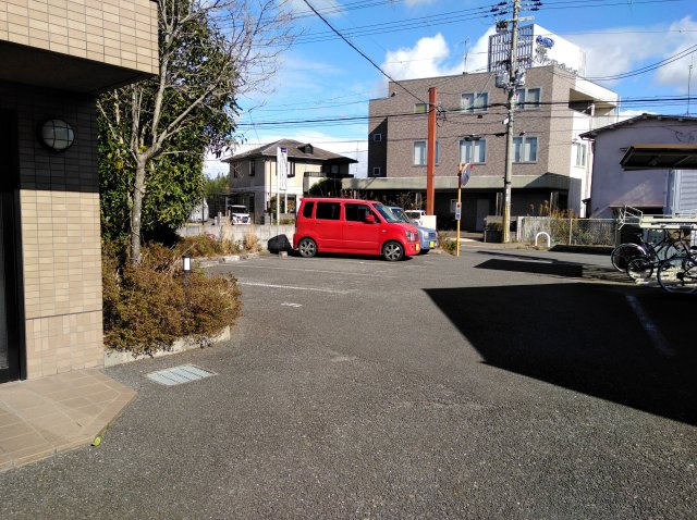 リュミエ京田辺の駐車場