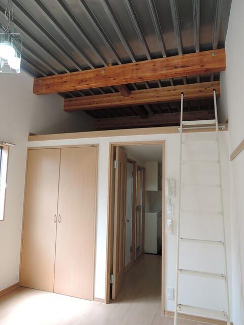 プランツ四季２の内装