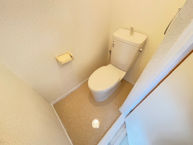 エステートピア楡のトイレ|同マンション別部屋