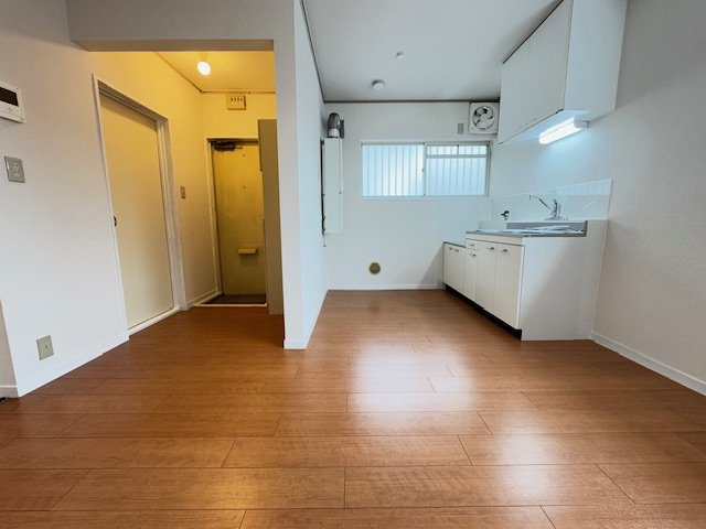 エステートピア楡の居間・リビング|同マンション別部屋