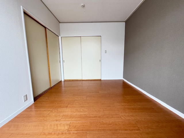 エステートピア楡の洋室|同マンション別部屋