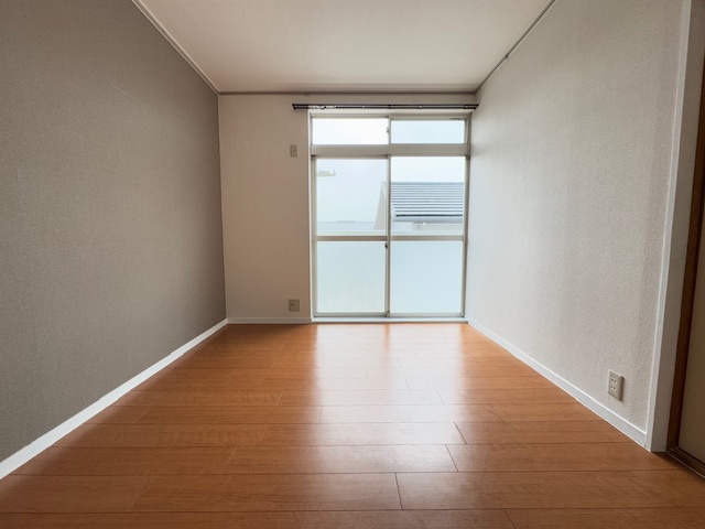 エステートピア楡の洋室|同マンション別部屋