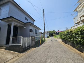【前面道路含む現地写真】 | <中古戸建+宅地（更地）のセット販売>　東金市小沼田中古戸建