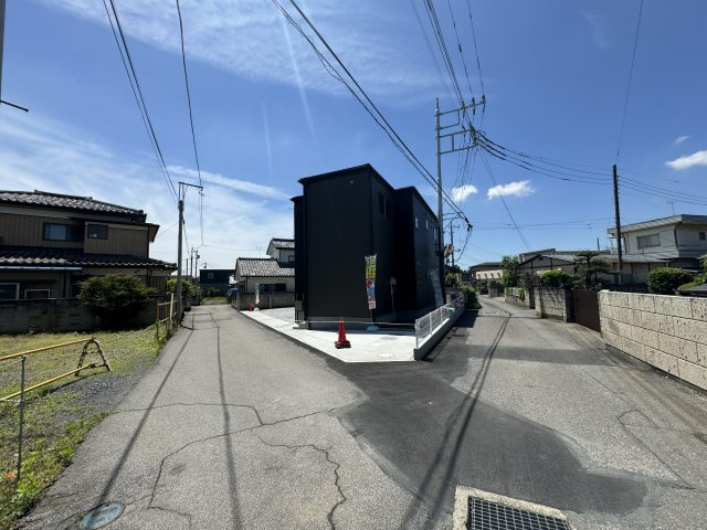 新築　太田市第2天良町　Livele Garden.S　1号棟の前面道路含む現地写真|現地写真　西側接道幅員約4ｍ